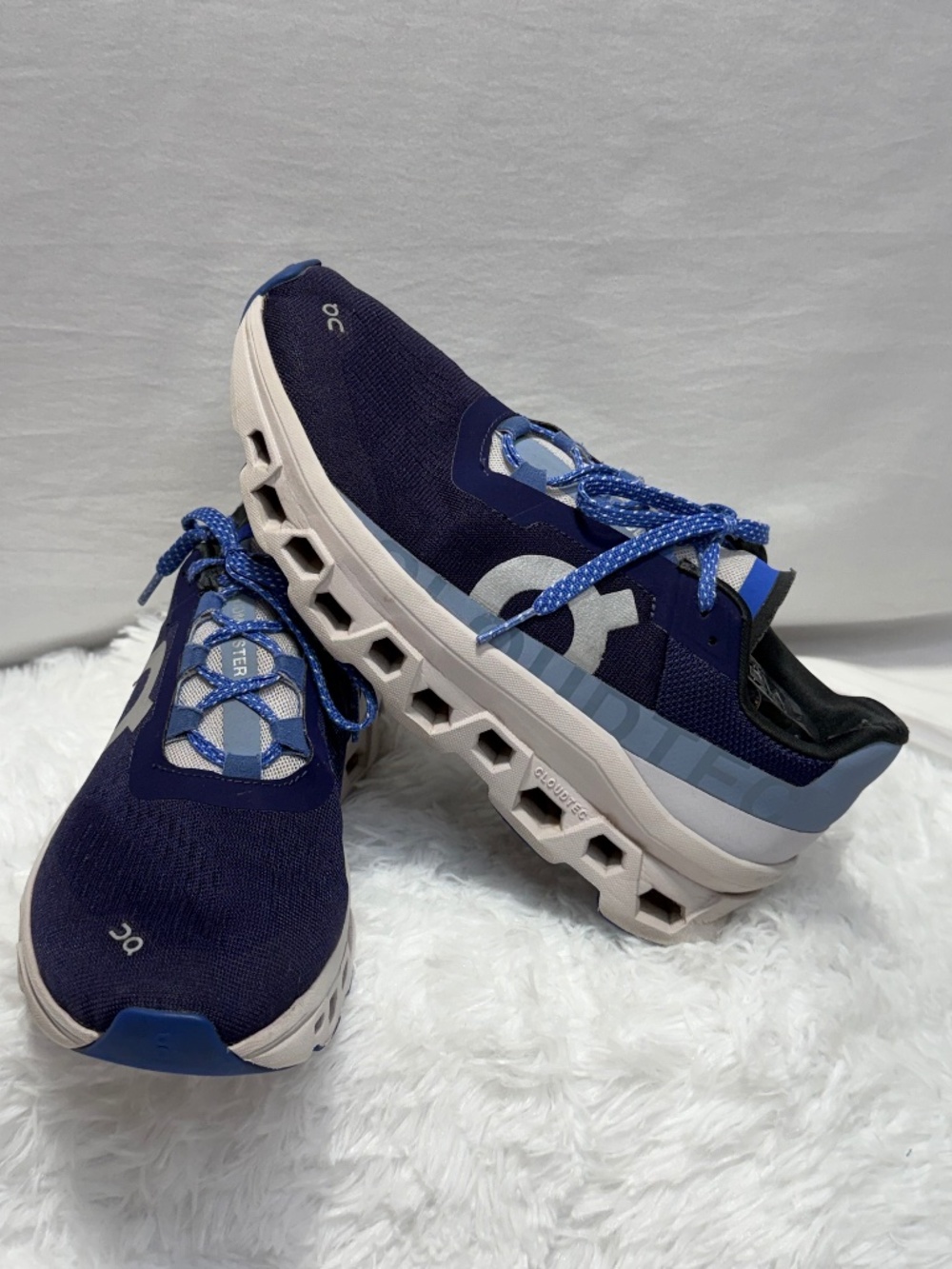 Women's On Running Cloudmonster